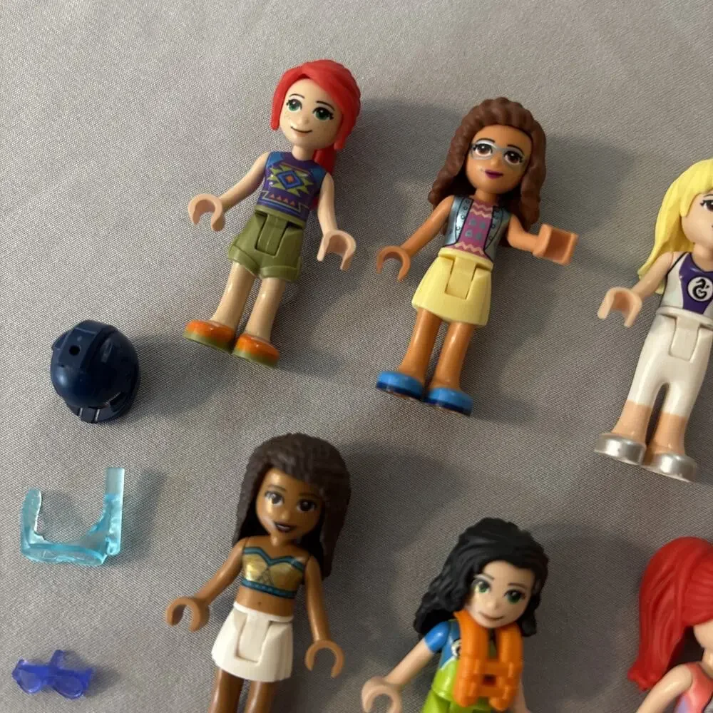 Lego Friends Random Female Girl Accessories Minifigures Marcel Ava, Lot of 12